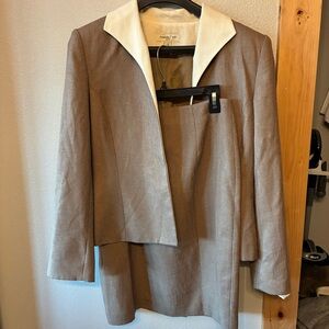 Amanda Smith Vintage Brown Blazer and Skirt Set with Cream Collar Sz 4